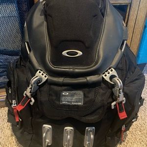 Oakley kitchen sink motorcycle backpack